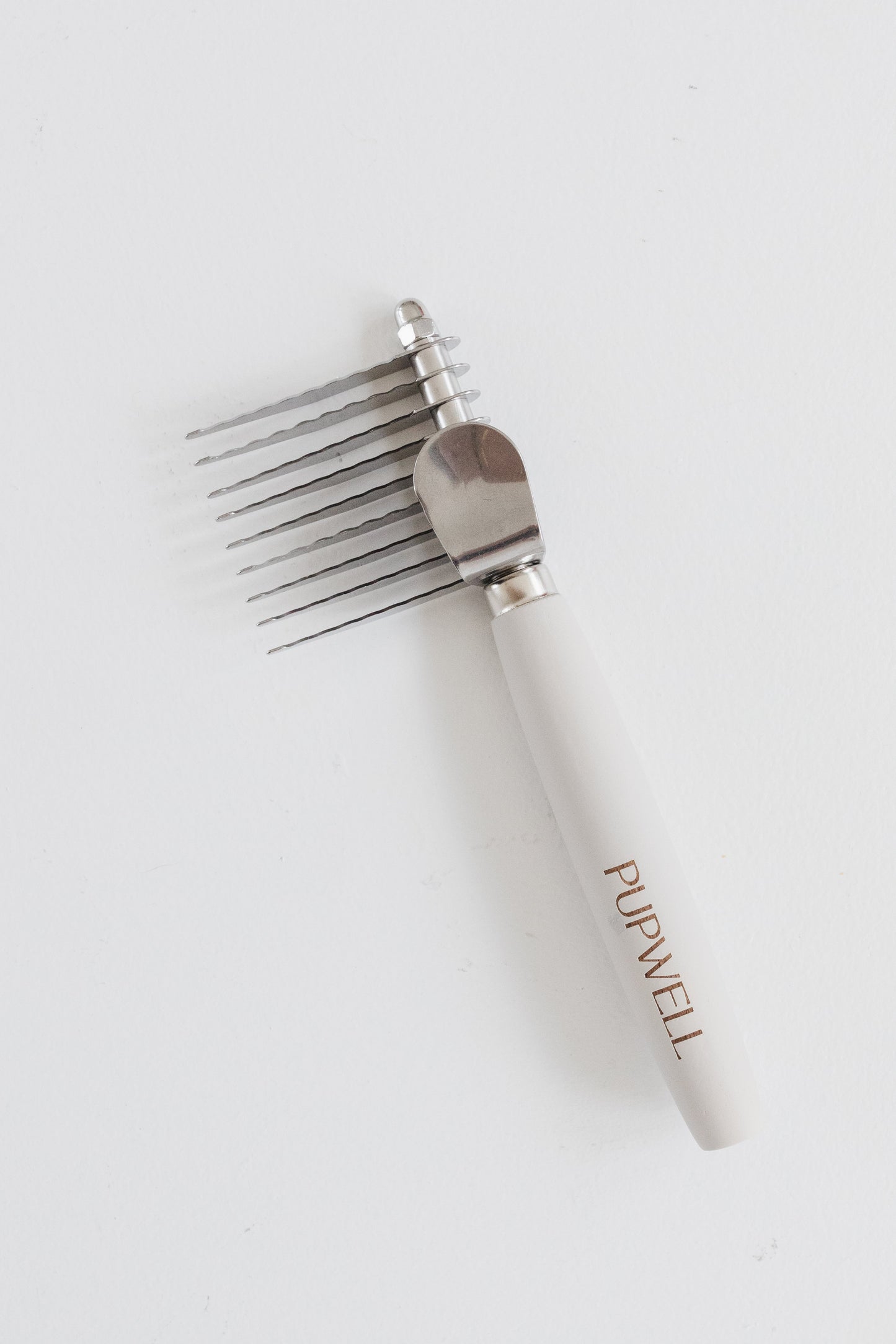 The Detangler - Your Pet Connection
