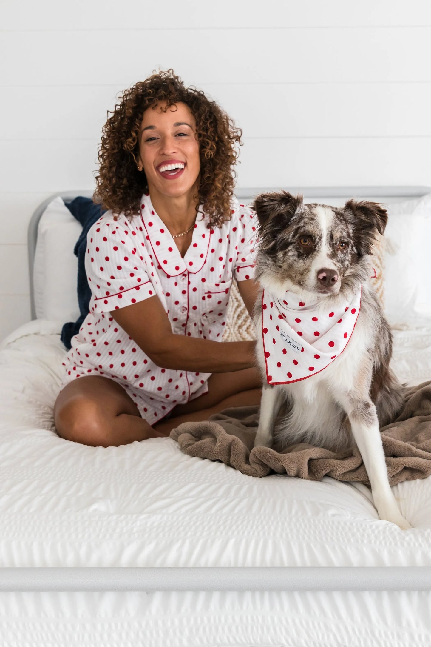 Alto Modas Classic Red Polka Dot Dog Bandana