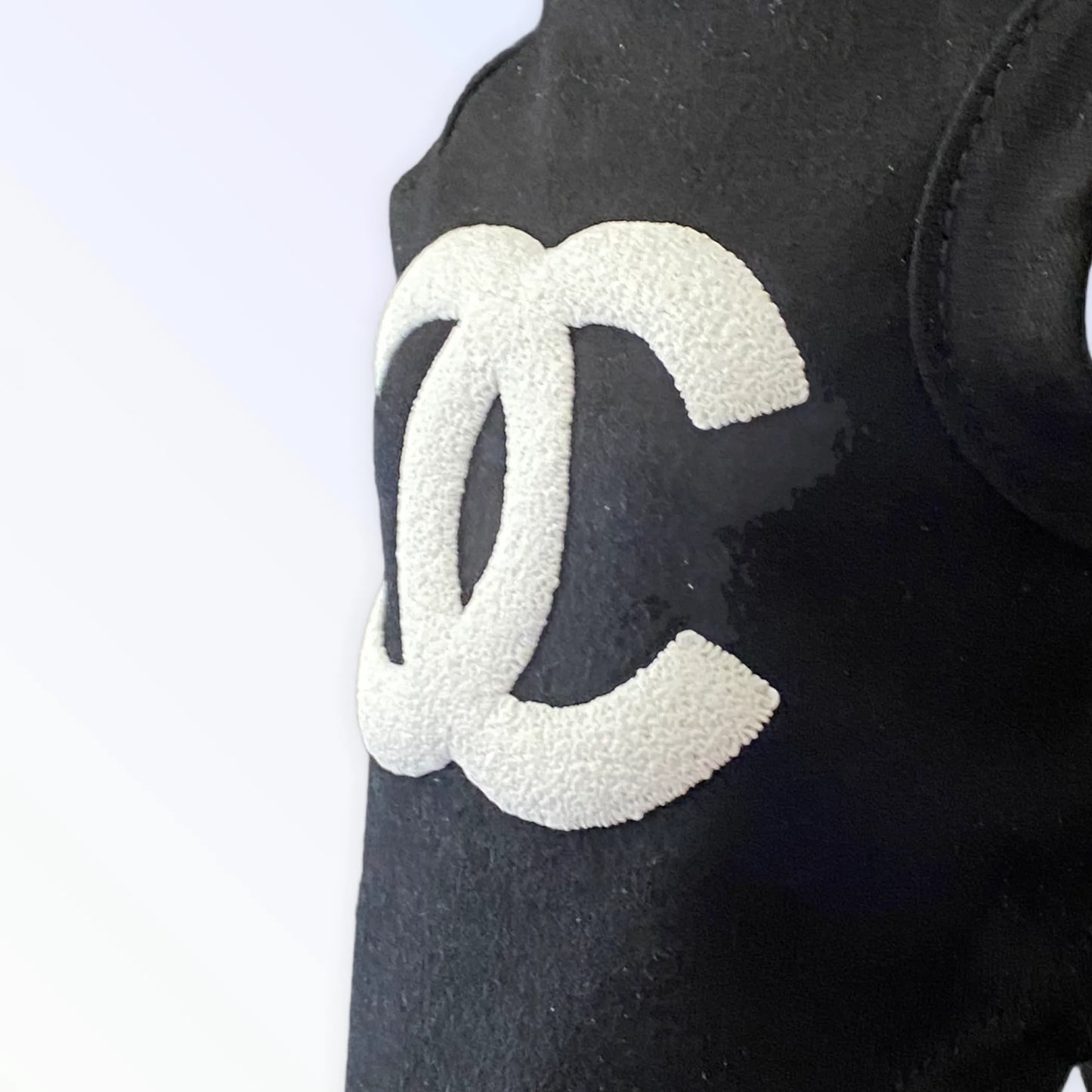 Bark Fifth Avenue CC Tee with 3D Puff