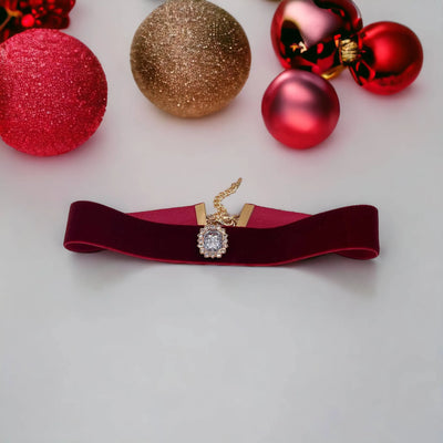 Luxurious Velvet Crystal Dog Collar - Your Pet Connection