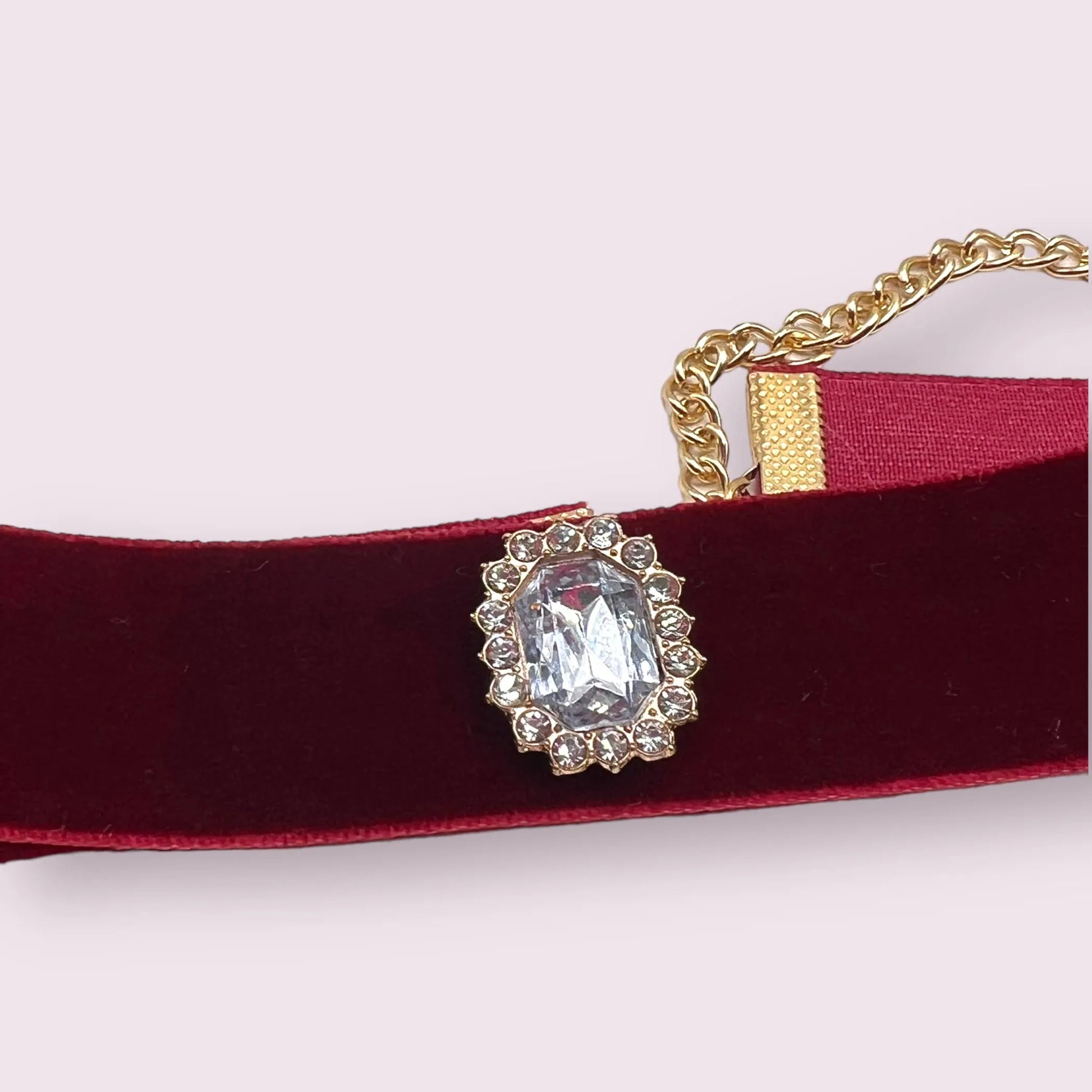 Luxurious Velvet Crystal Dog Collar - Your Pet Connection