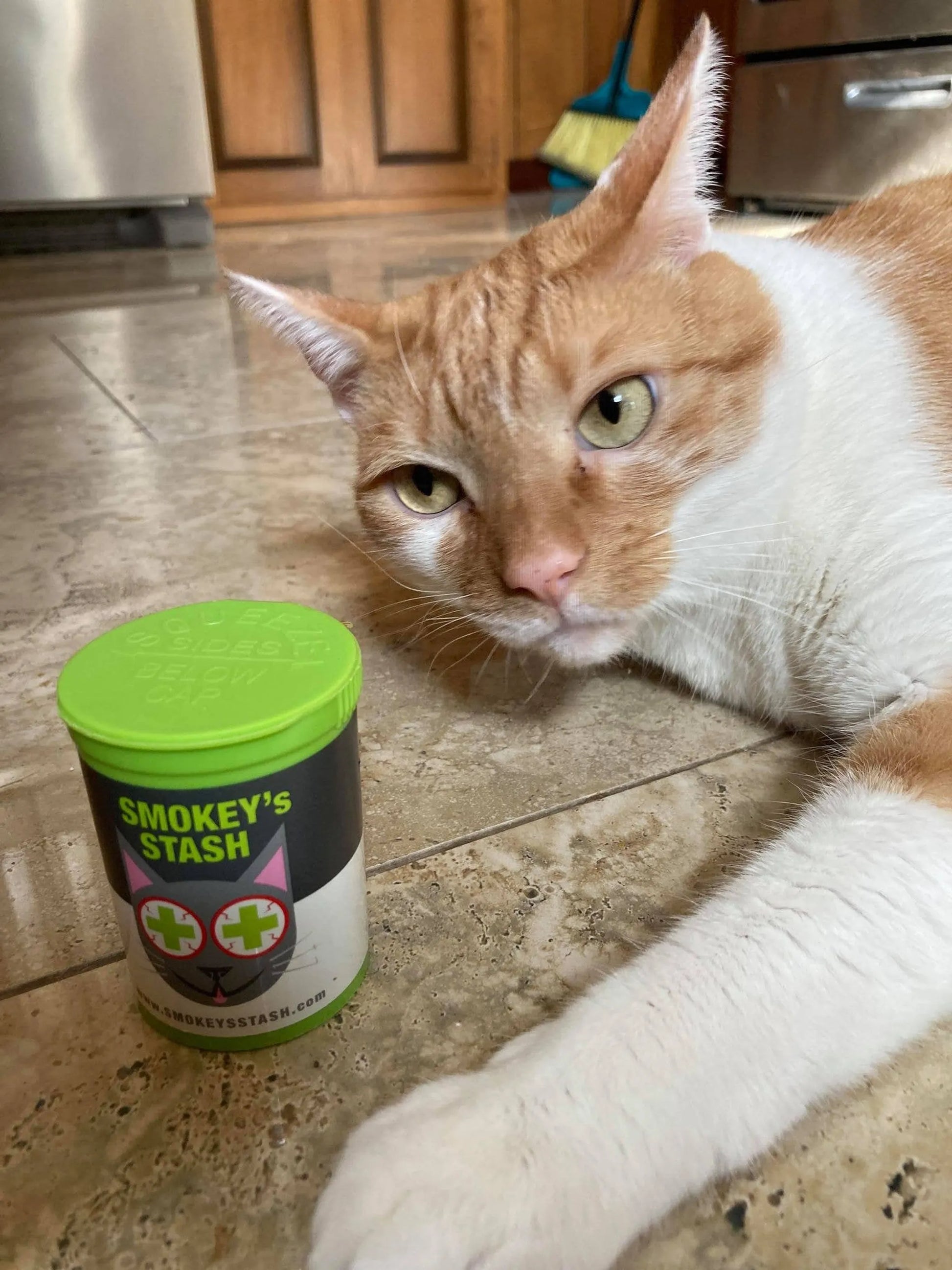 Smokey's Stash Organic Catnip Og Puss Pop Top - Your Pet Connection