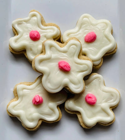 The Blue Cerebus Dog Bakery Charming Vanilla Daisy Treats